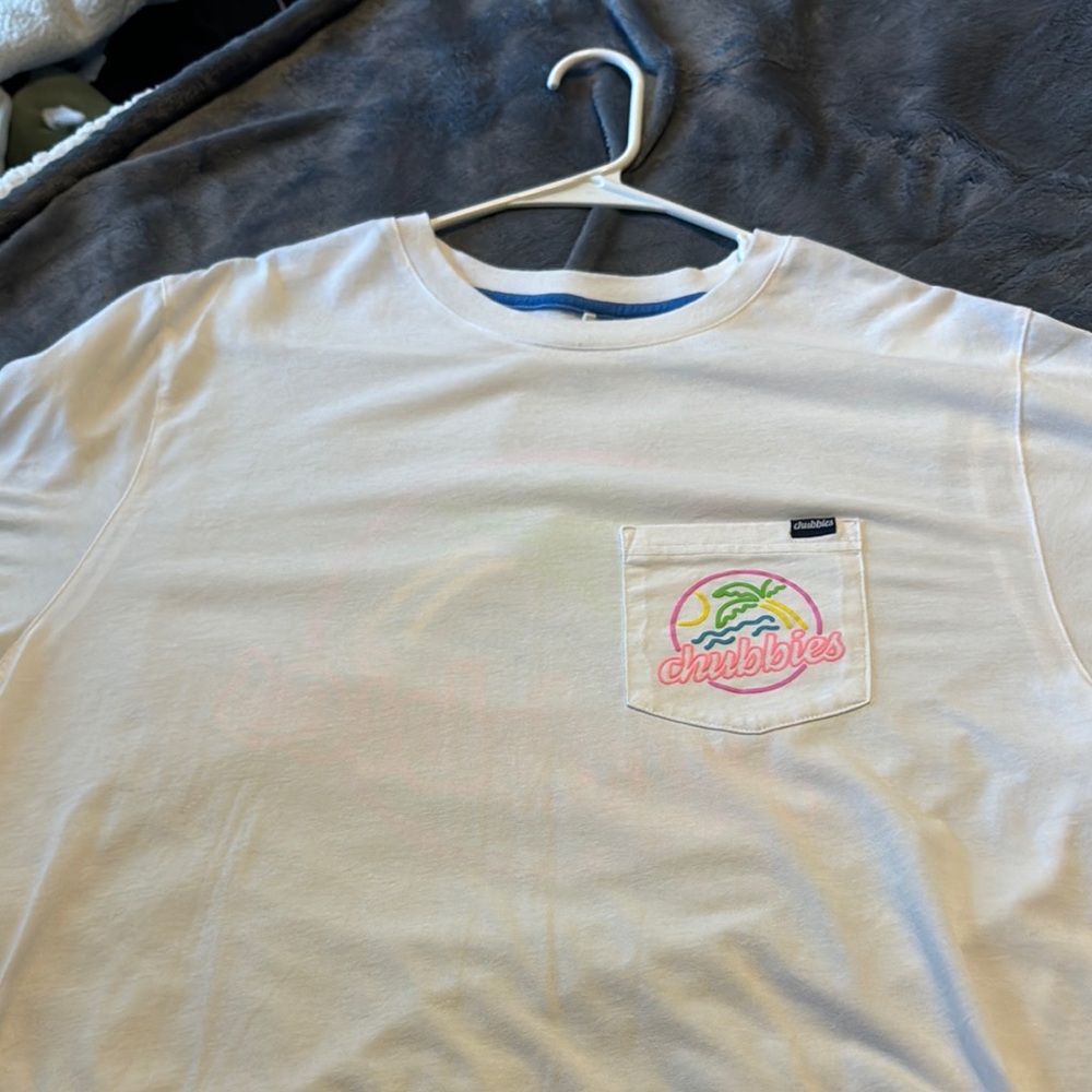 Chubbies Cream T-Shirt with Vibrant Pocket Design